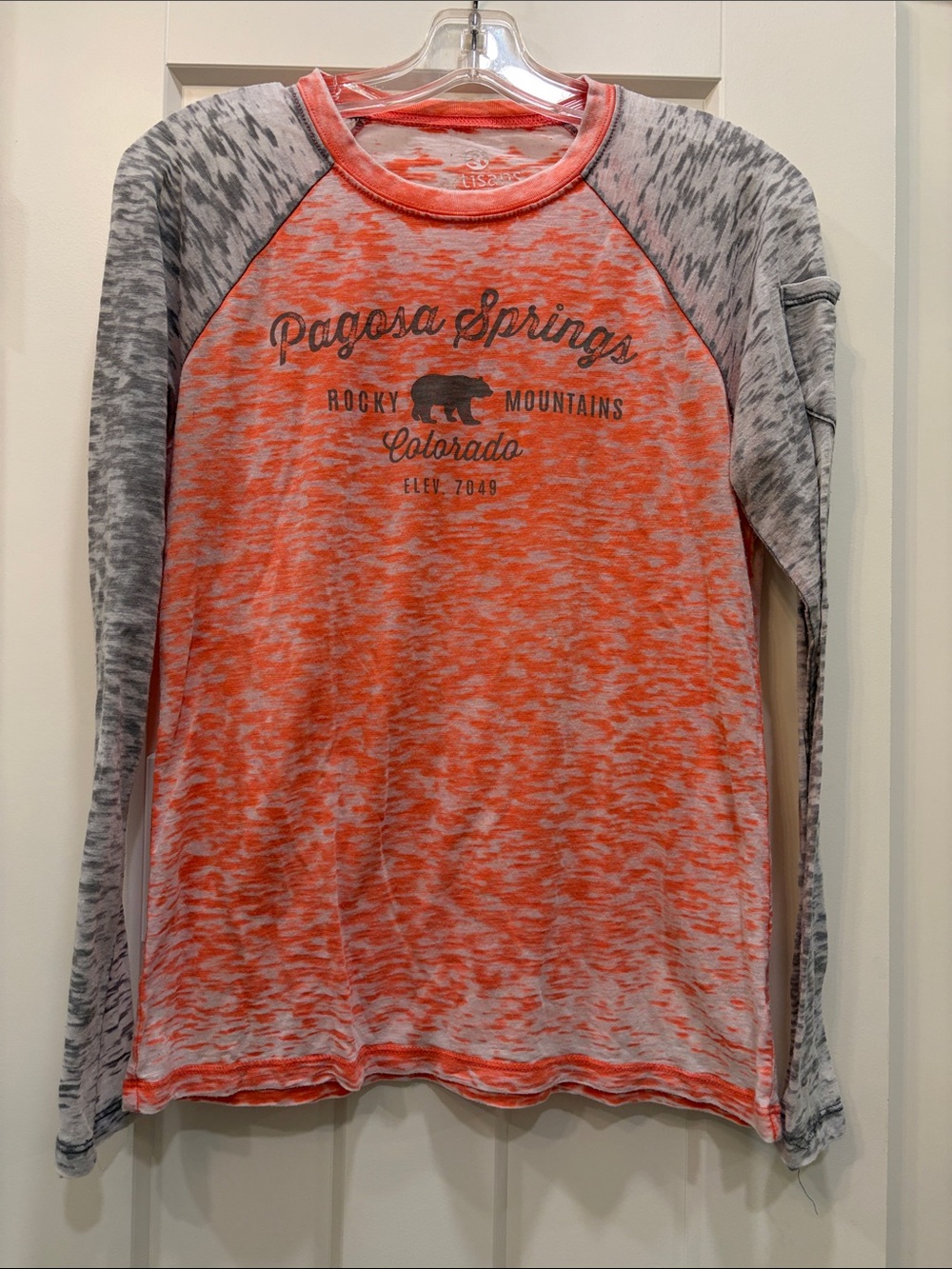 Artisan Coral & Gray Pagosa Springs Raglan Long Sleeve Tee